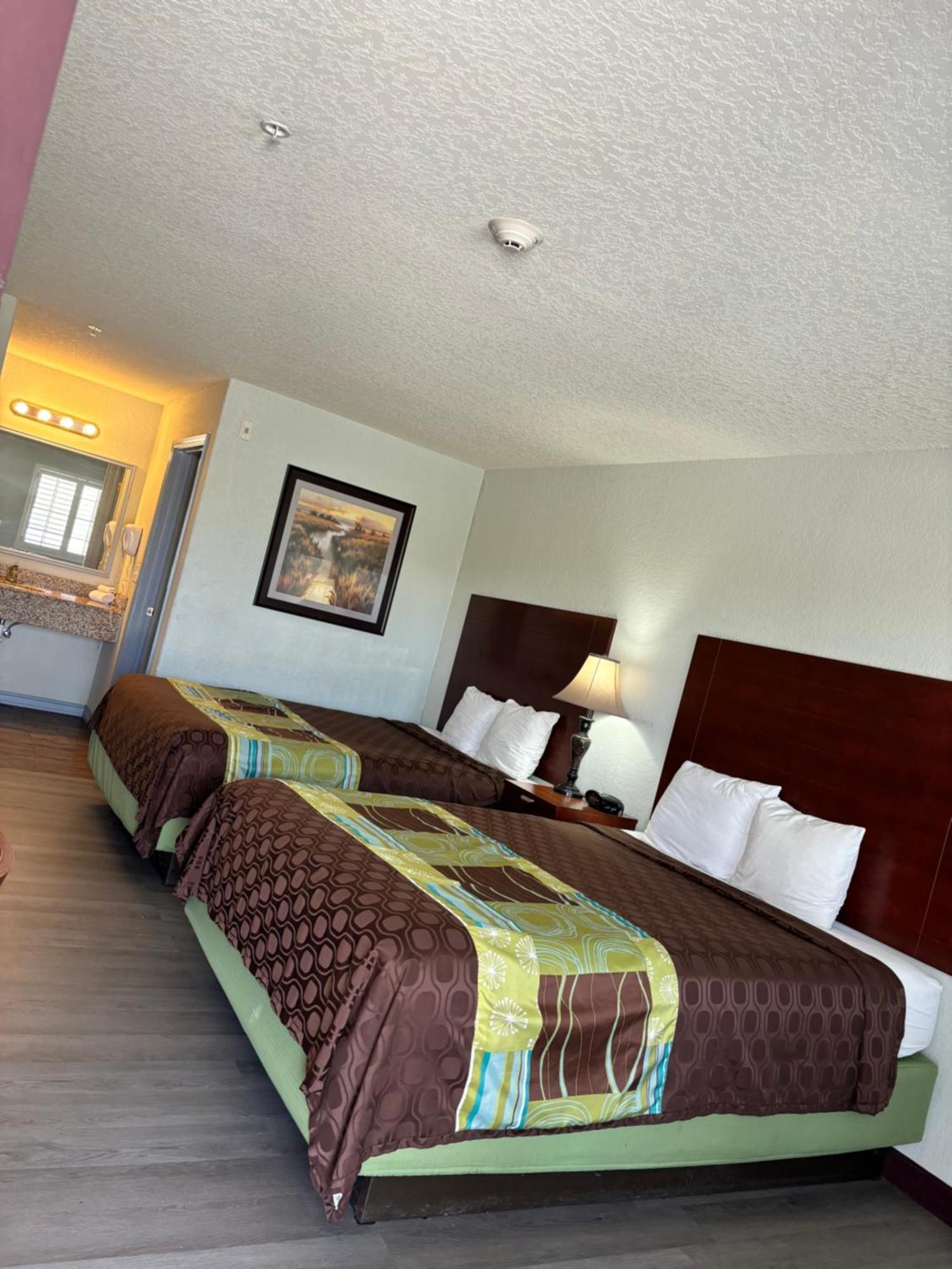 Hotel Bien Venido Pearsall Dış mekan fotoğraf